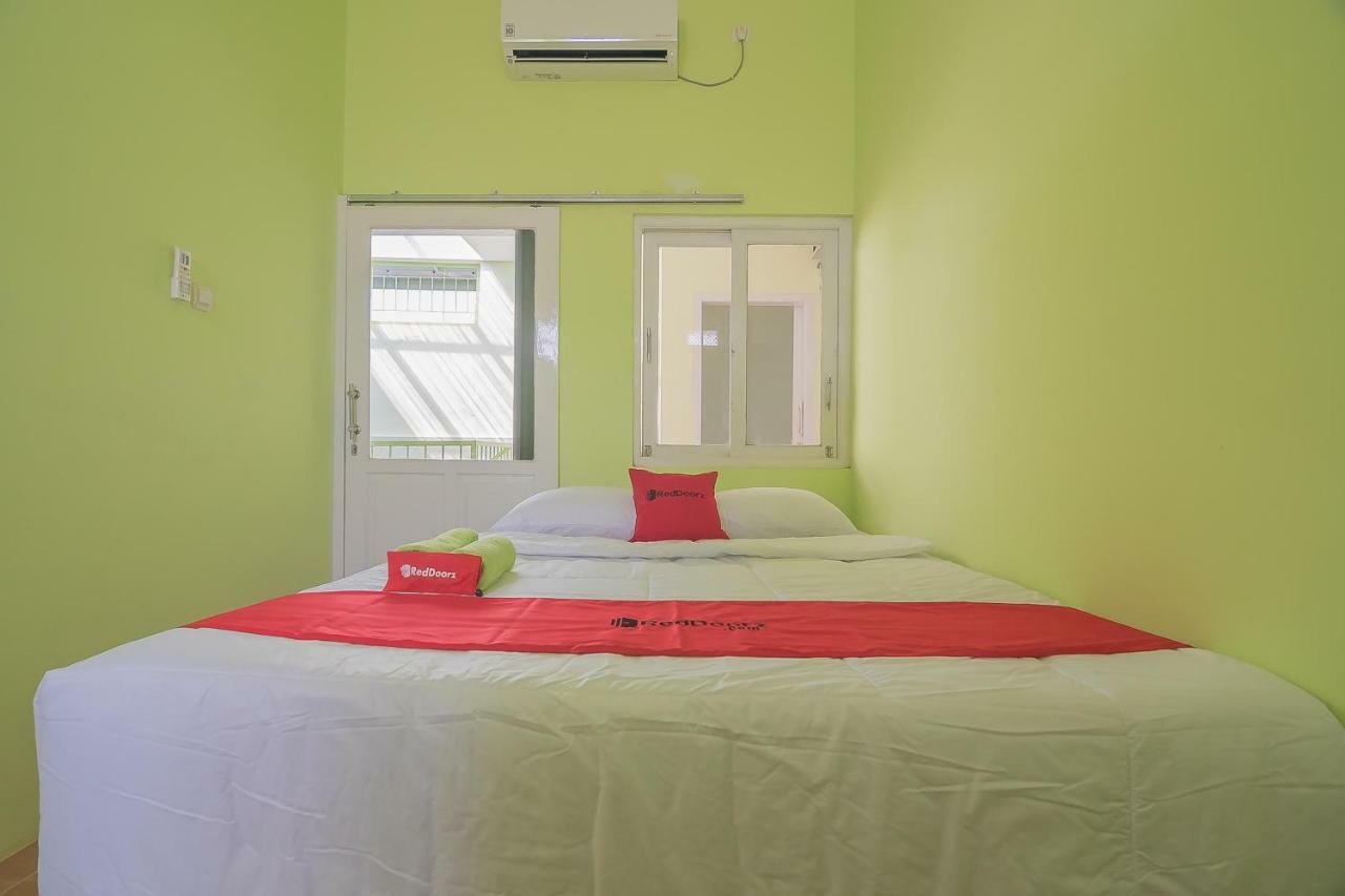 Reddoorz Syariah Near Museum Wisma Karya スバン エクステリア 写真